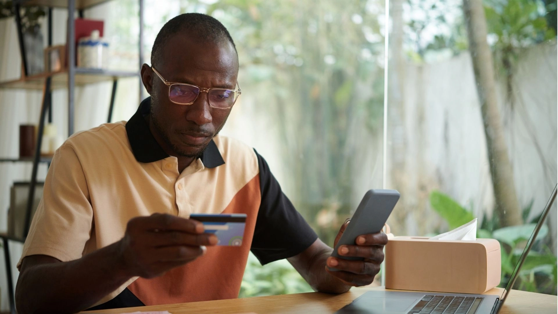 2026 手機貸款推薦：中租、裕富、和潤哪間好過？這 1 家線上媒合最快當天領錢